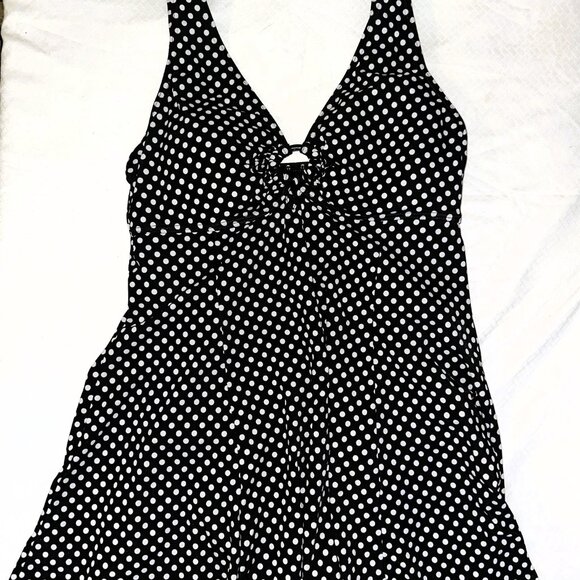 Black/White Polka Dot Skirted One-Piece Bathing Suit Size Large • SwimDress-A179 - Picture 4 of 5